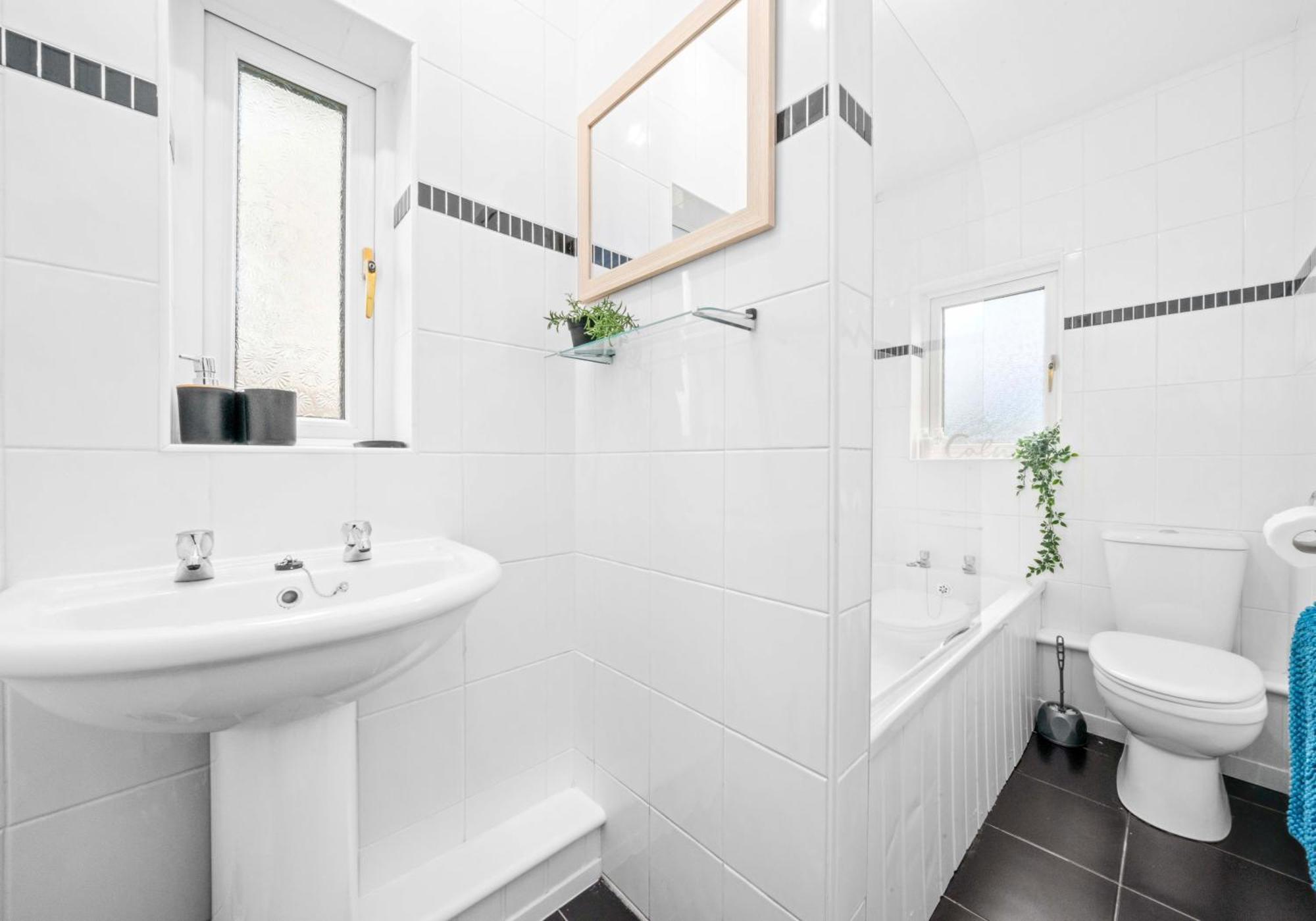 Nicol Apartment By Klass Living Еърдри Екстериор снимка